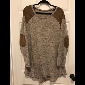 2XL long sleeve top.